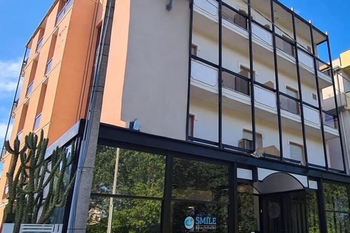 Smile Beach Hotel