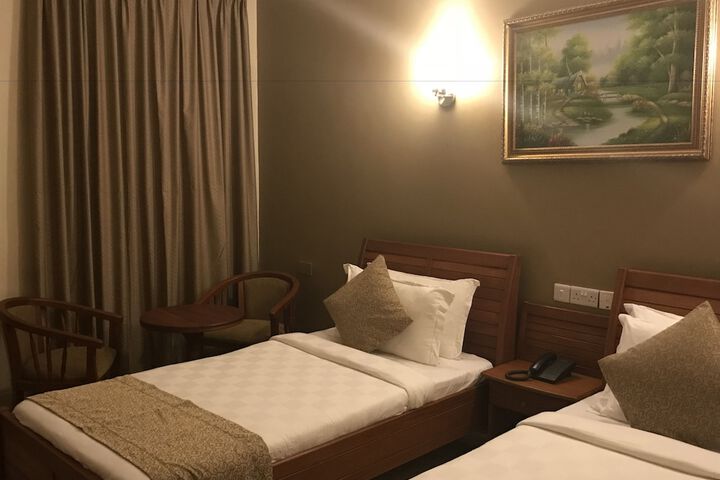 Room 16 of 87