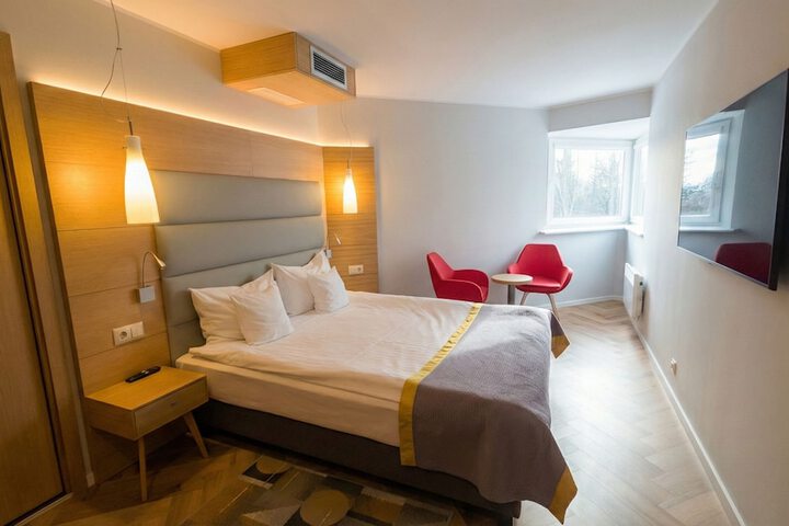 Room 21 of 62