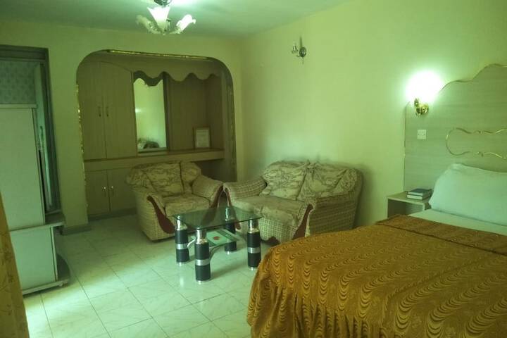 Room 7 of 34