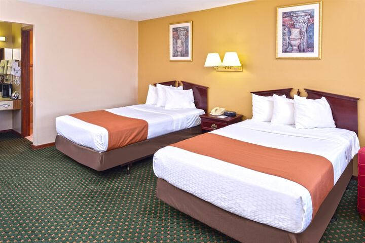 1 Double Bed Deluxe (3 of 16)