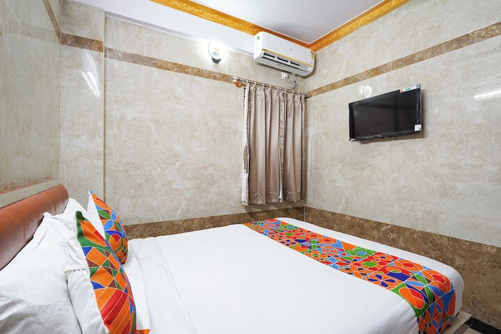 Room 8 of 28