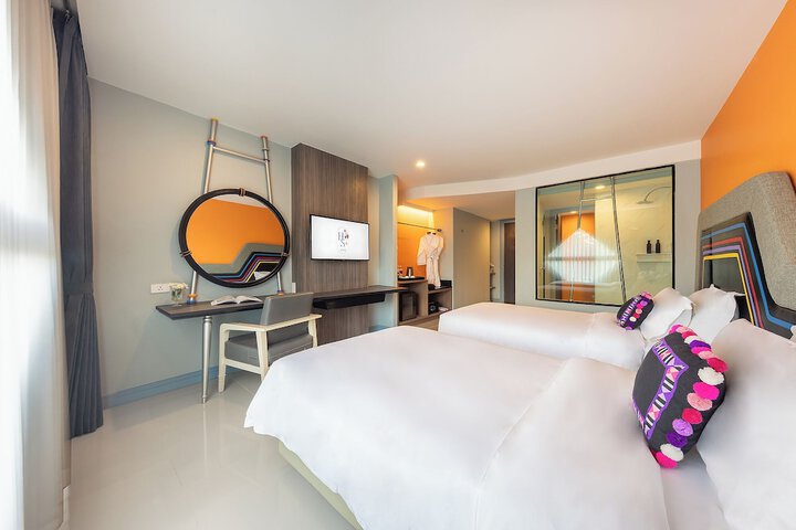 Room 10 of 50