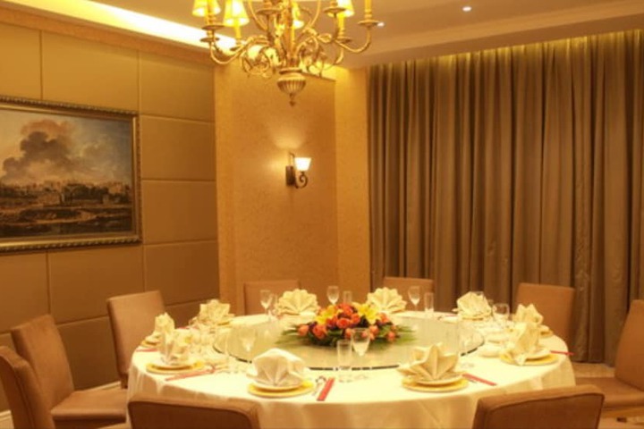 Dining 21 of 28