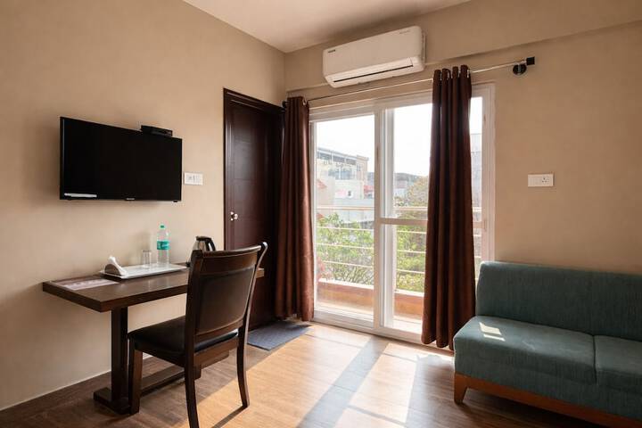 Room 8 of 43