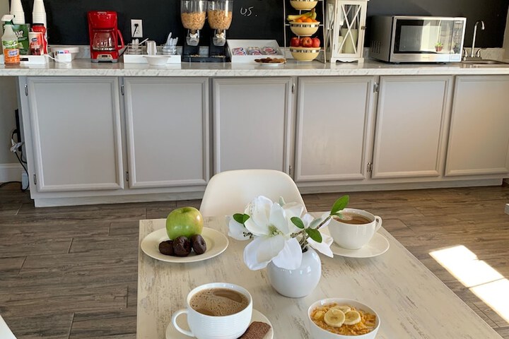 Breakfast area