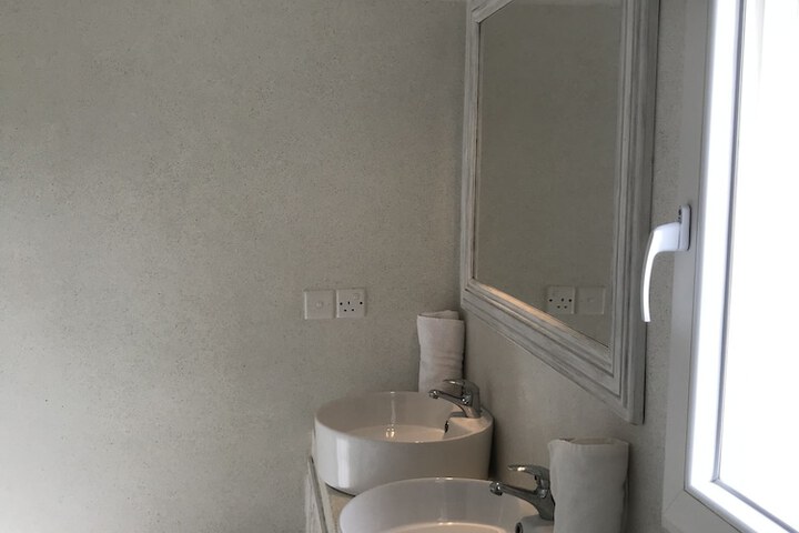 Room 44 of 138