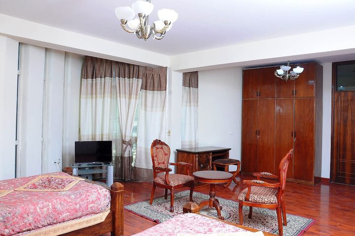 Room 13 of 34