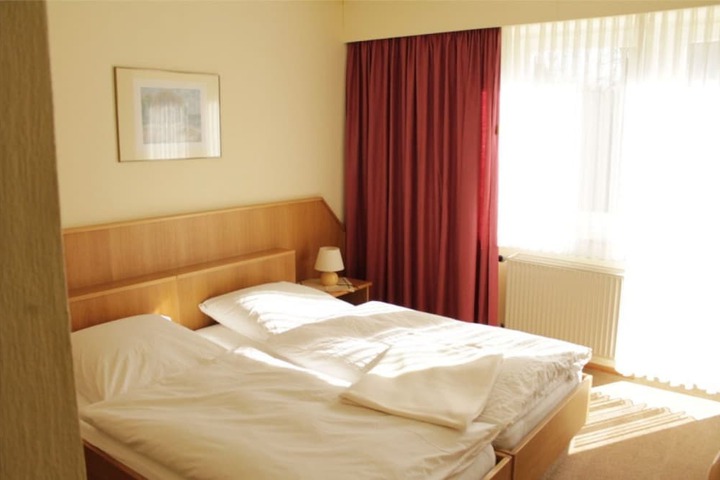 Room 3 of 23
