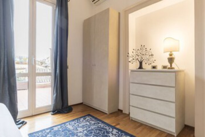 Room 15 of 34
