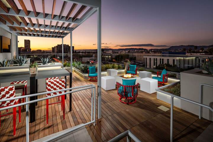 Sundeck 58 of 61