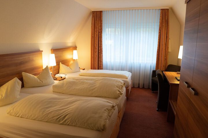 Room 13 of 27