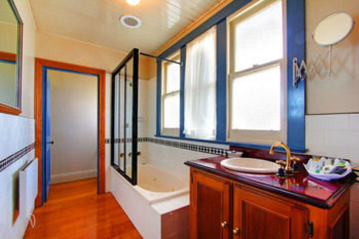Room 2 of 30