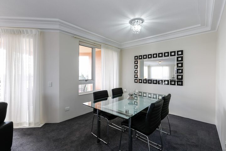 Room 15 of 129