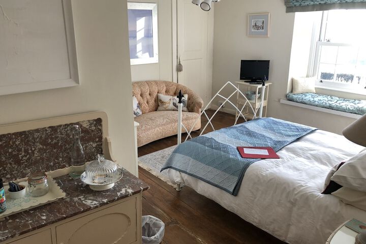 Room 9 of 21