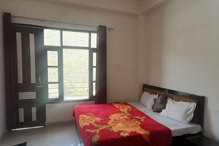 Room 15 of 25