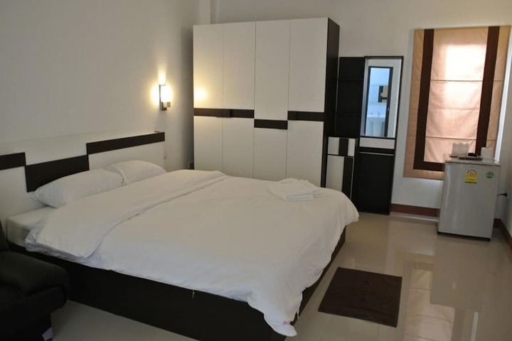 Room 11 of 41