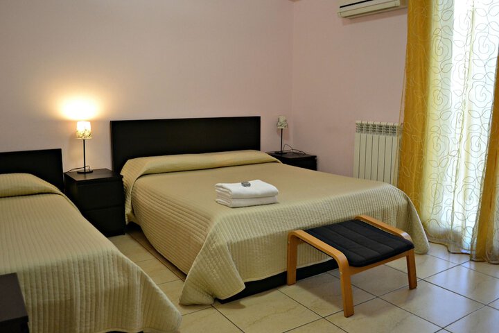 Room 15 of 25