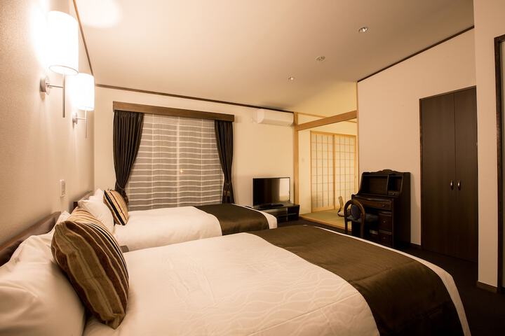 Room 4 of 48