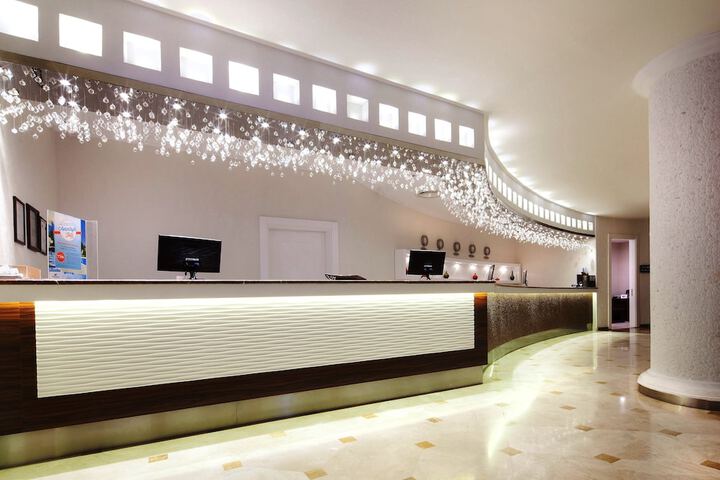 Hotel Interior 4 of 90