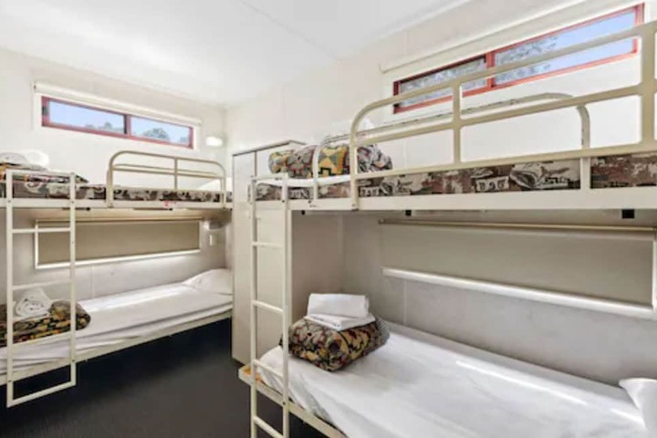Room 13 of 142