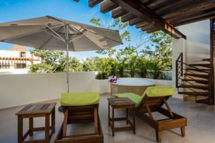 Dolphin 3 Bedroom Penthouse Private Roof Sleeps 7