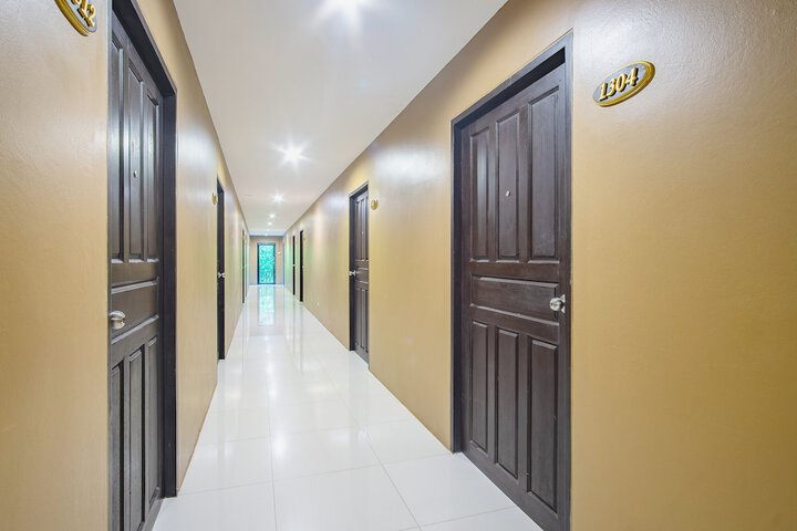 Ballroom/Hall 27 of 29