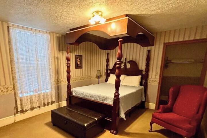 Room 11 of 41