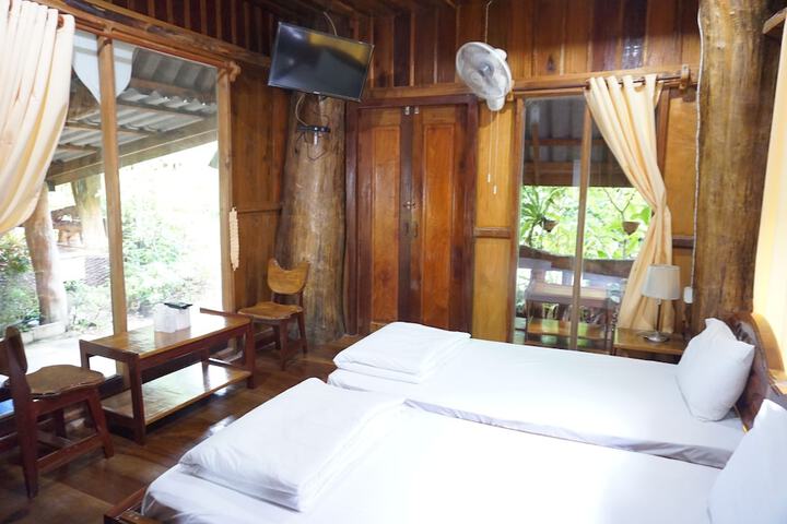 Room 12 of 49