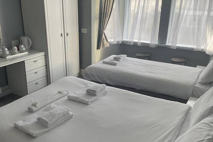Room 5 of 19