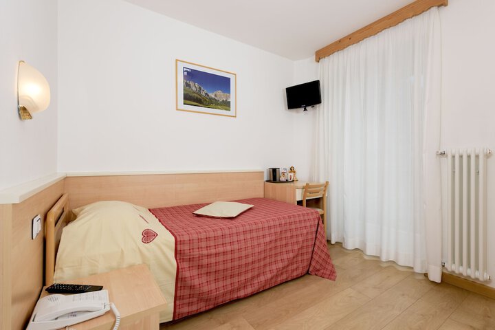 Room 10 of 20