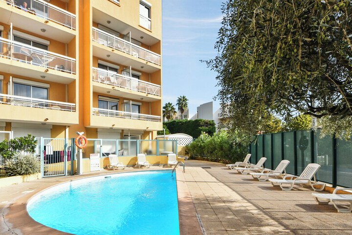 Pools & Facilities