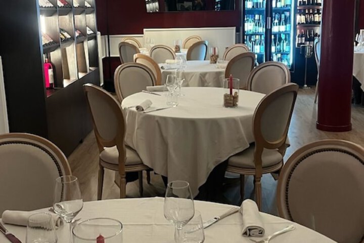 Dining 5 of 10