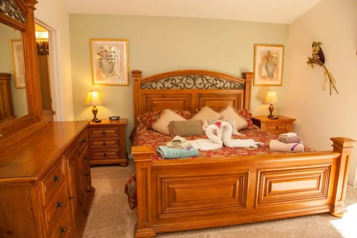 Room 5 of 27
