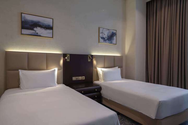 Room 80 of 269