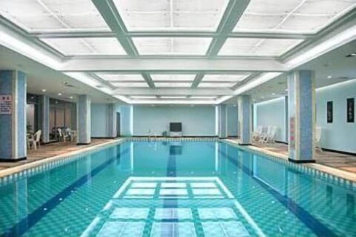 Hotel Pool