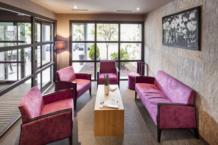 Lounge 66 of 105