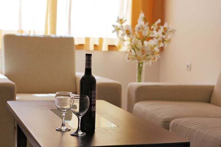 Room 4 of 94