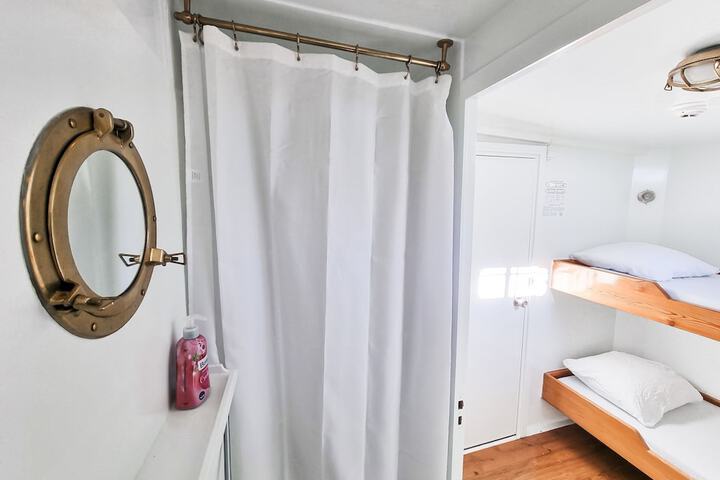 Room 20 of 86