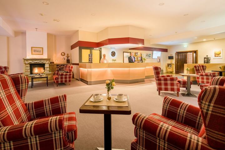 Entrance & Lobby