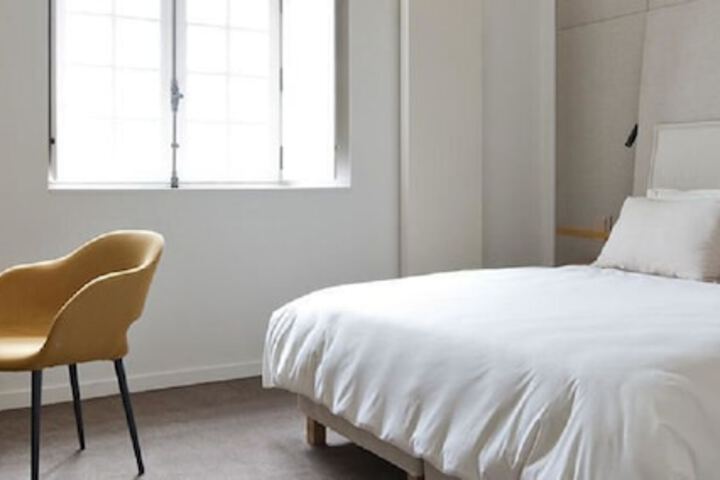 Room 12 of 49