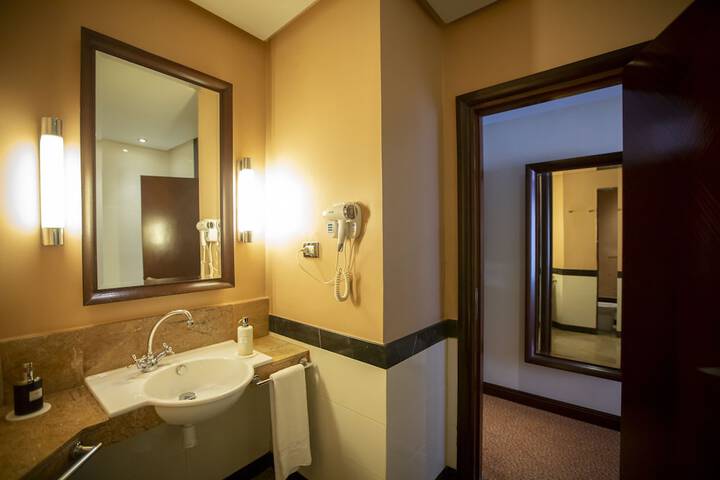 Room 4 of 60