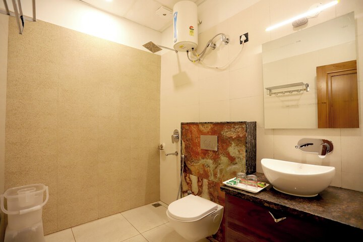 Room 42 of 46