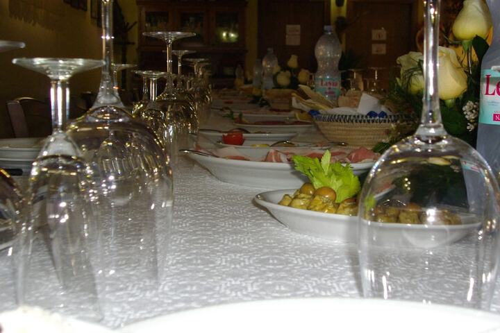 Dining 16 of 30