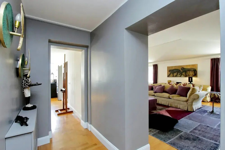 Room 4 of 16