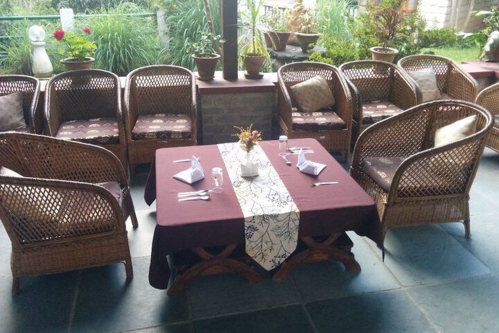 Dining 10 of 20