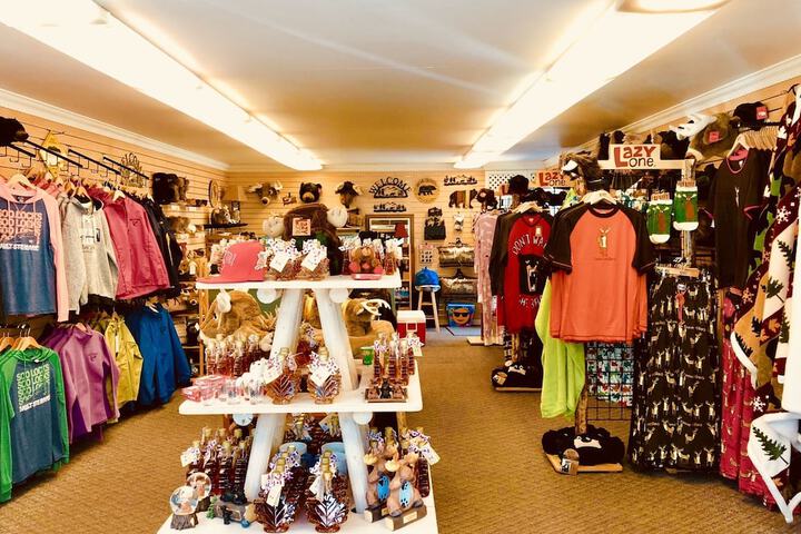 Gift Shop 34 of 87