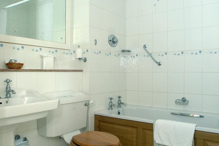 Room 46 of 74