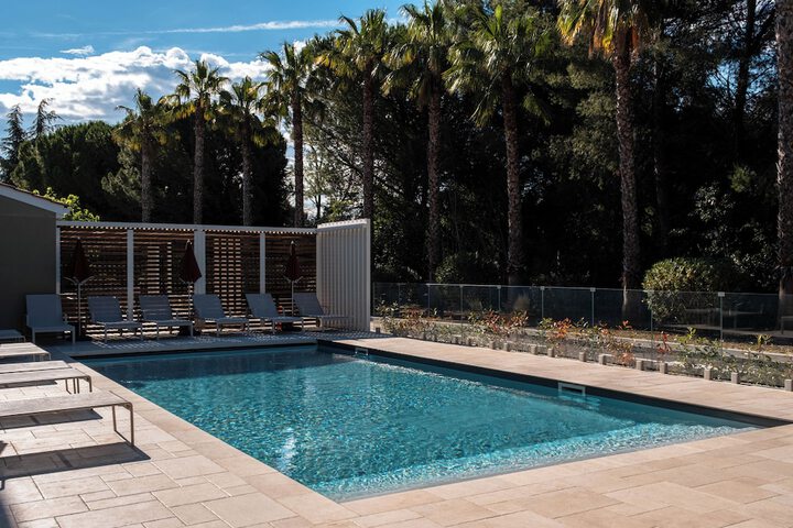 Pool 40 of 105
