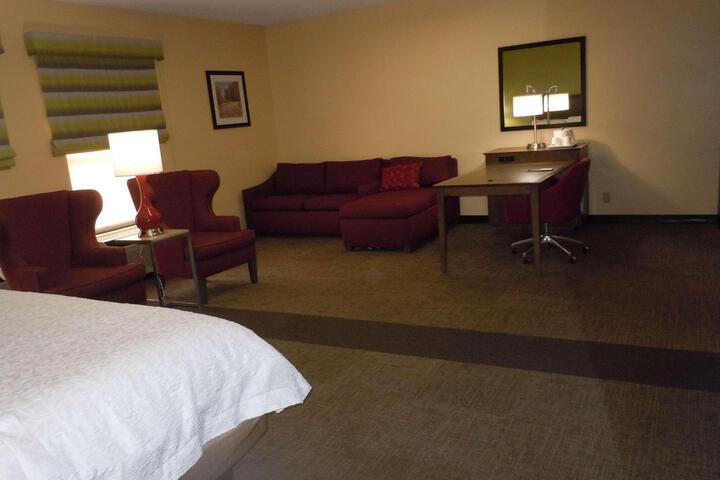 1 King Bed (8 of 15)